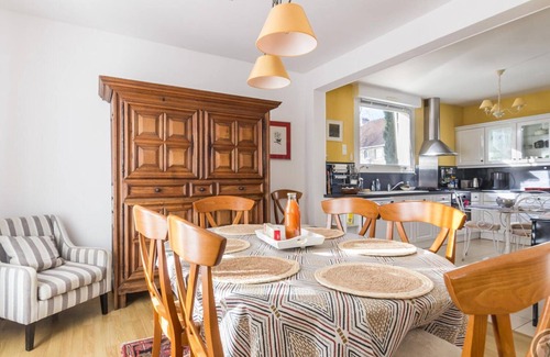 Le Val-Saint-Pere Cottage | Family house in Avranches with garden and parking