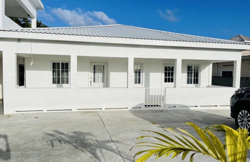 Vieux Fort House | Family House