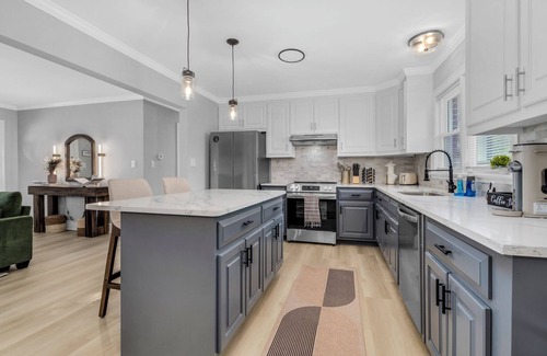 Rocky Mount House | Family House! Modern Cottage