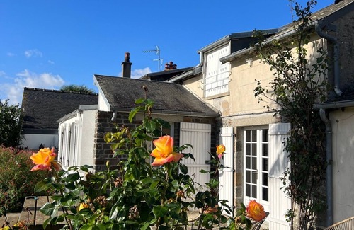 Vains House | Family house on large lot, direct access to Mont St Michel bay.