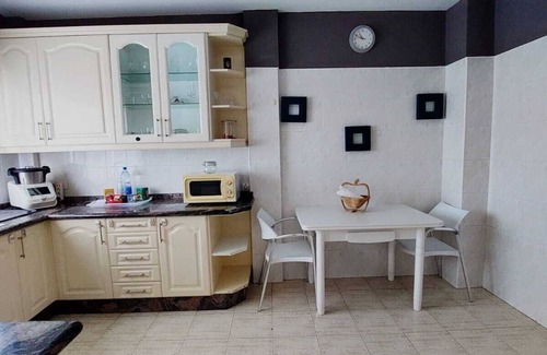 San Isidro House | Family House Tenerife South - Playground for children - Terrace with barbecue - Wi-Fi