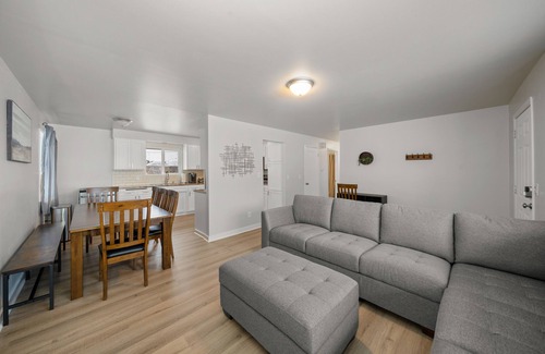 Spokane Valley House | Family House - Two Living Rooms - PING PONG!
