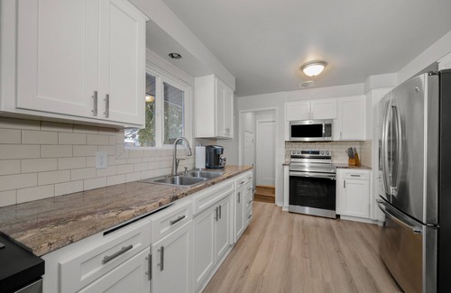 Spokane Valley House | Family House - Two Living Rooms - PING PONG!