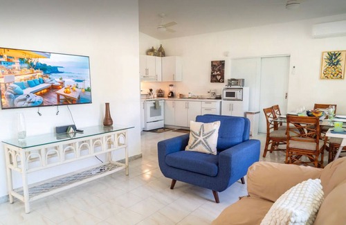 Cienaga Baja House | Family House w. Pool, Parking & Basketball Court! In Rainforest!10 min to beach!