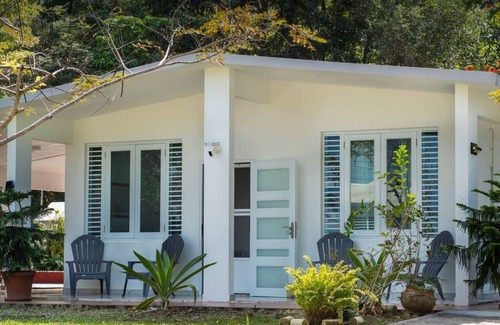 Cienaga Baja House | Family House w. Pool, Parking & Basketball Court! In Rainforest!10 min to beach!
