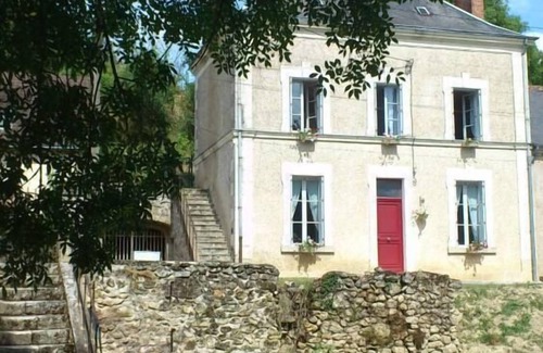 Azay-le-Rideau House | Family house with a large garden at the edge of the river