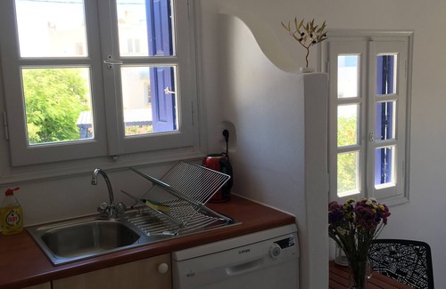 Naxos House | Family house with 2 b/r , private garden, next to beach