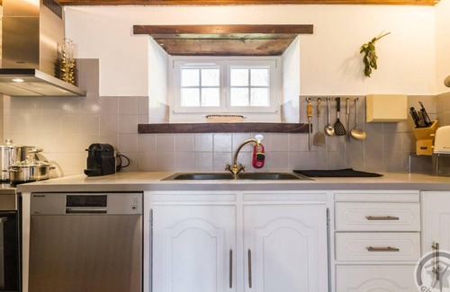 Roncey Cottage | Family house with garden, pets allowed, WiFi and parking in Roncey