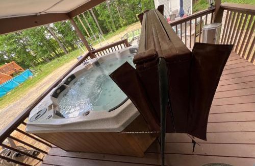 Charlotte House | Family House with Jacuzzi