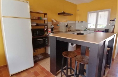 La Crau House | Family house with private garden sleeps 8 among the vines. Allowed celebrations