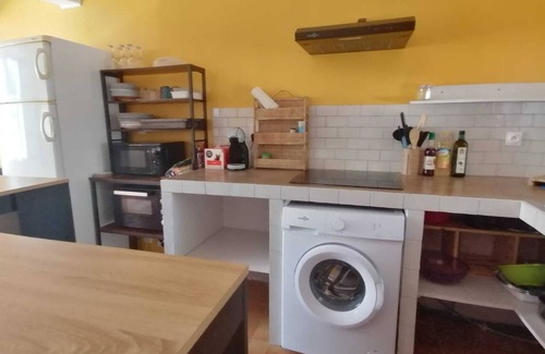 La Crau House | Family house with private garden sleeps 8 among the vines. Allowed celebrations