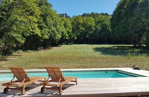 Crest House | Family house with swimming pool surrounded by nature in Crest