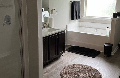 Union City House | Family/ kids, pet friendly, 20 minutes from downtown, 28 minutes from buckhead.