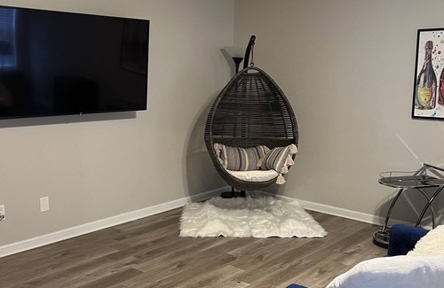 Union City House | Family/ kids, pet friendly, 20 minutes from downtown, 28 minutes from buckhead.