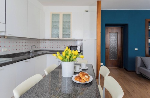 Azzano Apartment | Family Lake Apartment