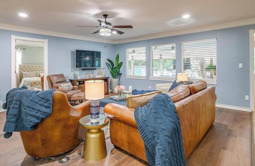 Gordon House | Family Lake Front Living