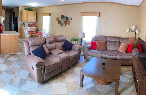 Granbury House | Family Lake Vacay😎 3 room w dock on Lake Granbury🏖nn