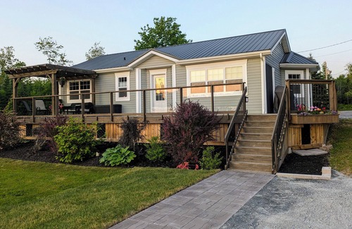 Shortts Lake Cottage | Family Lakehouse Retreat