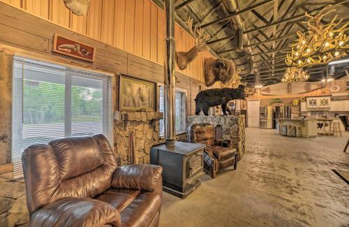 Dover House | Family Leatherwood Resort Cabin with Fire Pit!