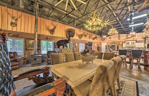 Dover Cabin | Family Leatherwood Resort Cabin w/Fire Pit!