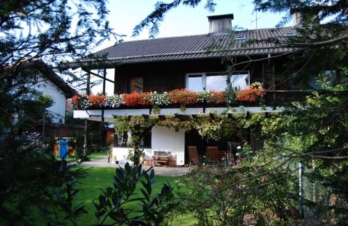 Munchen District Apartment | Family loft with its own sauna in the rustic south of Munich
