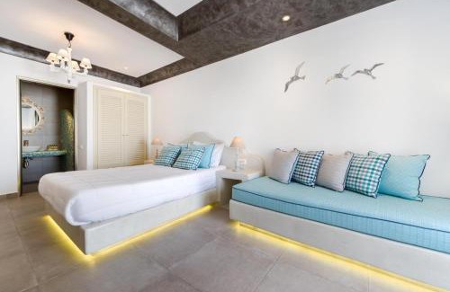 Kamari House | family love suite