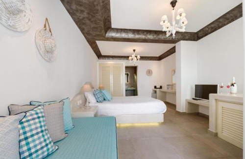 Kamari House | family love suite