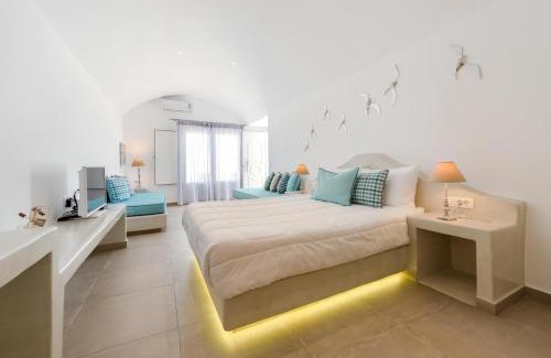 Kamari House | family love suite