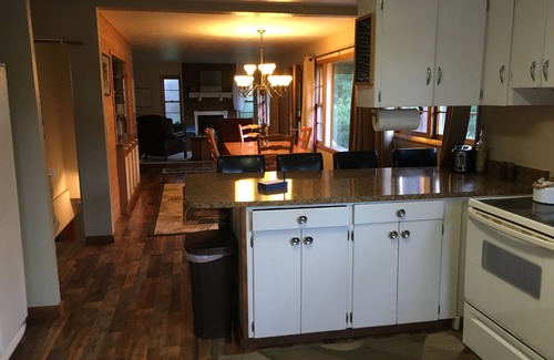New Castle House | Family/Lrg Groups/King Bed/420/Hike/Bike/Ski/Raft/Firepit/Mountain Views