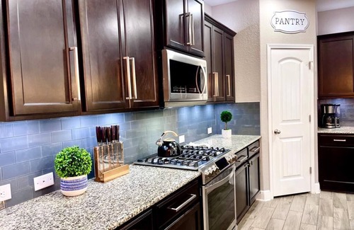 San Antonio House | Family Luxury Retreat near Sea World