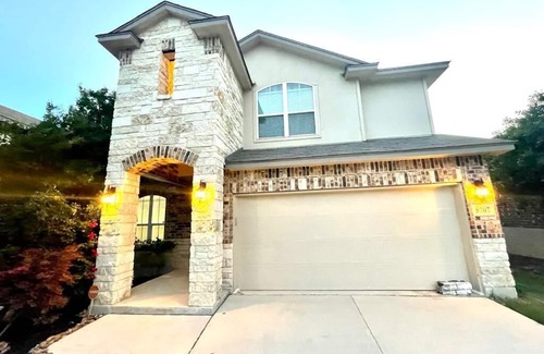 San Antonio House | Family Luxury Retreat near Sea World