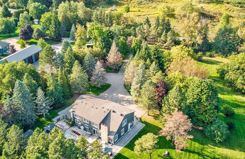 King House | Family Luxury Retreat w/Hot Tub