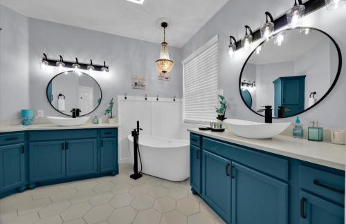 Calabay Parc House | Family Luxury Sunset Oasis 5Bed 4bath