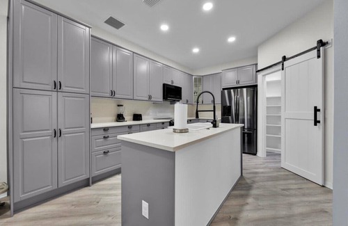Calabay Parc House | Family Luxury Sunset Oasis