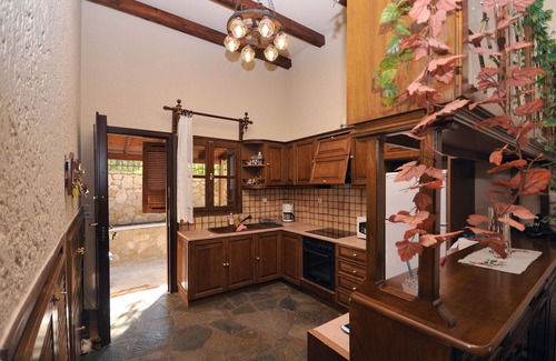 Agii Apostoli House | Family Maisonette with Private Pool, near the Beach