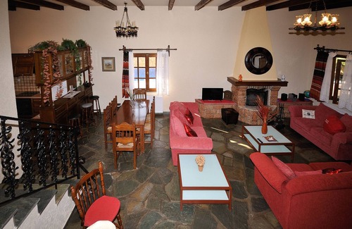 Agii Apostoli House | Family Maisonette with Private Pool, near the Beach