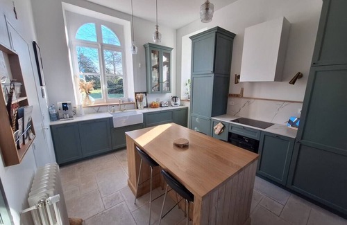 Saint-Jean-de-Linieres House | Family manor house