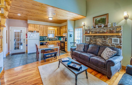 Jasper Cabin | Family memories @ Creekside cabin ON the creek! 2 mi to Jasper, Buffalo River