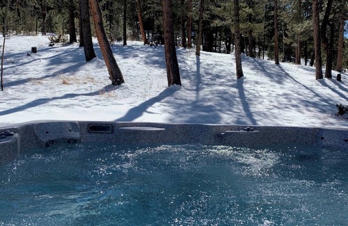 Pine House | Family Mountain getaway w/views! Close Denver, RedRocks, HOTTUB, Hiking,fishing