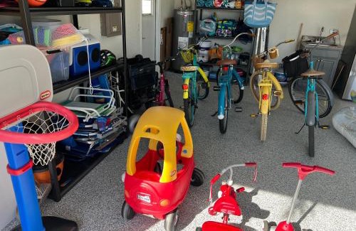 Pelican House | Family Oasis! Heated Salt Water Pool -Recently Renovated-Central Location-Great Amenities-Free Bikes!