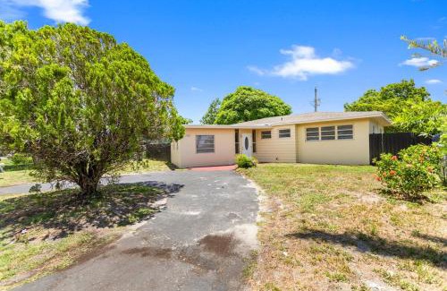 Miami Gardens House | Family Oasis Near Hard Rock Stadium & Beaches