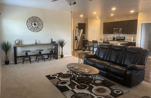 Maricopa House | Family Oasis! Pool+Kitchen/bar+outdoor living!