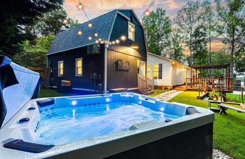 Mayhew House | Family Oasis w/Game Barn, Hot Tub, Kayaks, Pets OK