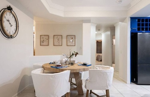 Parkinson House | Family Oasis w/Pool Living Rooms & Peaceful Vibes