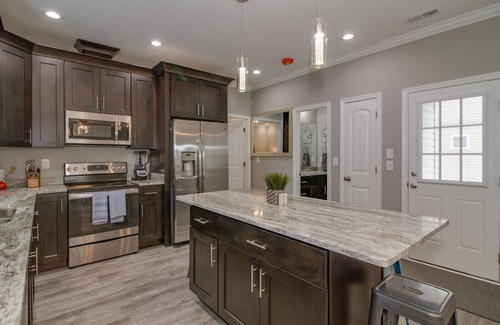 Hampton House | Family or Business - Sleeps 30, less than 1/4 mile Buckroe Beach!