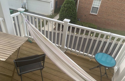 Gaithersburg House | Family or group. Comfortable, modern house with garage, balcony, gym, pool.