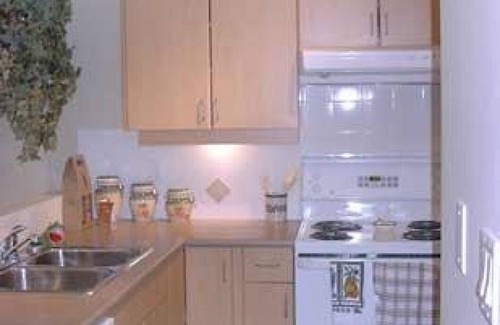 Okanagan-Similkameen Condo | Family Oriented Lakefront Rental at Casa Del Lago in Beautiful Osoyoos, BC