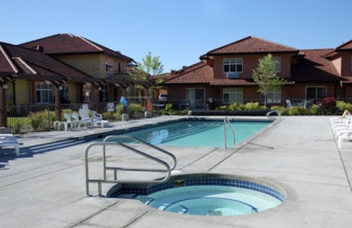 Okanagan-Similkameen Condo | Family Oriented Lakefront Rental at Casa Del Lago in Beautiful Osoyoos, BC