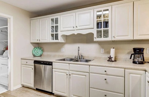 Table Rock Condo | Family Owned BRANSON CONDO WITH BALCONY overlooks pool & playground#5 - Wi-Fi