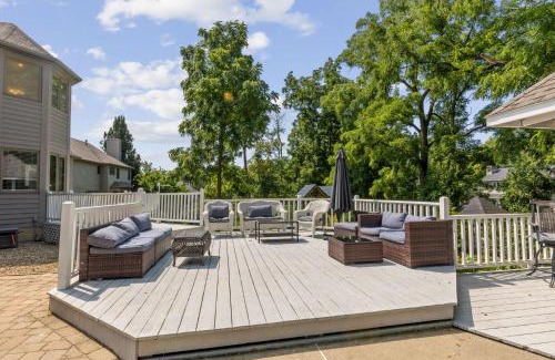 Amherst House | Family Paradise - Pool Theater Games Galore